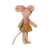 Petite Soeur Souris dans une boite - Jupe moutarde et pompon - Peluche Maileg - 16-1726-01